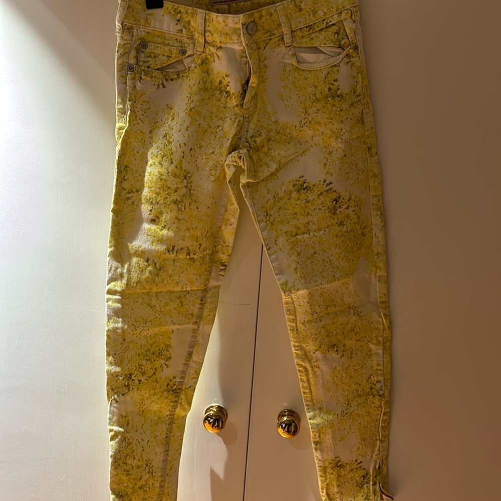 Yellow and white floral print on stretch denim and small ankle zip